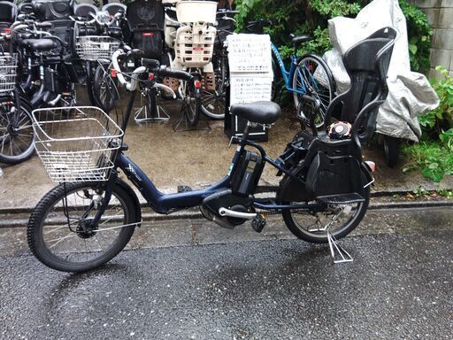 017️２０・２６インチ、チャイルドシート、３人乗り、２人乗り、１人乗り、電動自転車  安心の無料点検サービス１００日間、３カ月保証・交換無料  オプション無料。後ろチャイルドシートをかごに変更で、1人乗りに変更も無料  ️土日もお子様と土足のままご試乗可能です。いろいろな種類のご試乗可能です。　  １回の充電で３０ｋｍ以上の走行が可能です。山手線を半周くらいの距離を走れます。  バッテリーは、新品の９０％以上の性能を保持していてコンディションは良好です。  今だけ、新品バ