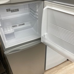 AQUA(アクア)の2ドア冷蔵庫 AQR-141E のご紹介です。
