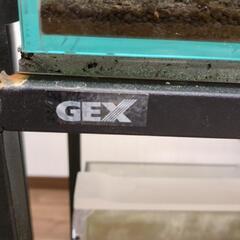 60センチ水槽3個、90センチ水槽1個、水槽台3個まとめて売ります