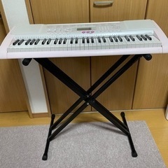 【お取引中】CASIO 光ナビゲーション 電子ピアノ LK-10...