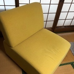 黄色い1人掛けソファー