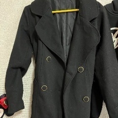 黒ショート丈コート