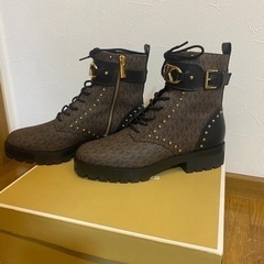 値下げ、マイケルコース モノグラムブーツ