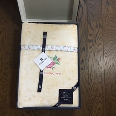 新品　大阪西川　敷毛布　ジバンシイ