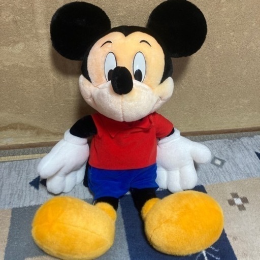 ミッキーの特大ぬいぐるみ(身長約60cm)