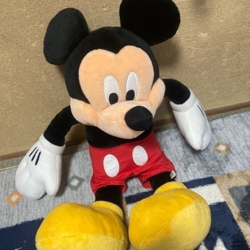ミッキーの特大ぬいぐるみ(身長約60cm)