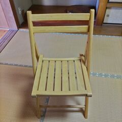 木の椅子　折りたたみ椅子