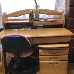 学習机（MARUNI）と椅子