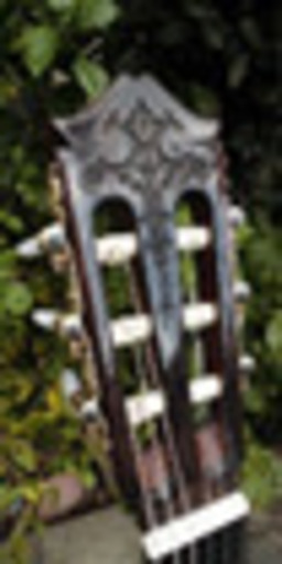 ヘッドに彫り物のある美品：'75寺田楽器製モーリスクラシックギターM-20型\t\t\t\t