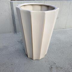 う植木鉢　白　縦長　陶器鉢　トールポット