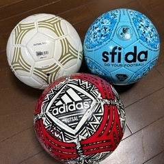 フットサルボール4号球3個　（adidas×2個 sfida×1個）