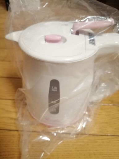【引渡予定者決定商品】2023年12月5日購入クオーレ電気ケトル１リットル　ＣＵ−２０５ＥＫ（Ｐ）