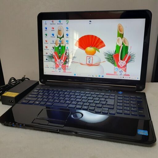 【取引中です】FUJITSU　LIFEBOOK　15インチ　i7　8GB　SSD（250）　カメラ　ブルーレイ　Wi-Fi　office2021　テンキー　Windows11　23H2　⑤