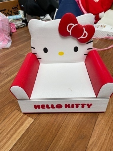 ハローキティ　ソファー型アクセサリー