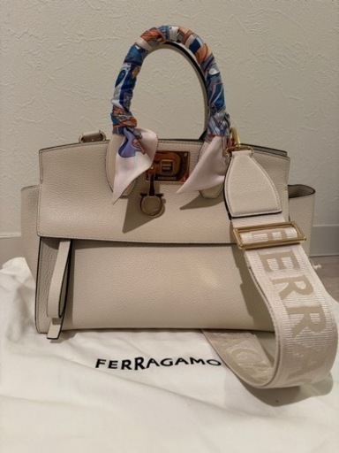 ハンドバッグ FERRAGAMO STUDIO SOFT BAG