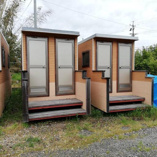 台湾に送れます。洋式トイレです。災害時には四人が別々に使用出来ます。