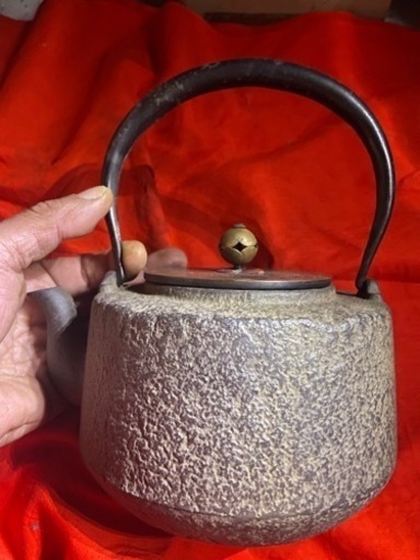 南部鉄器　骨董　民藝　アンティーク　レトロ　茶道　鉄瓶　閉目鋲　象眼ツル付き