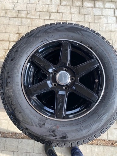 スタッドレスタイヤ 215/70R16 トヨタRAV4、ヤリスクロス2インチアップ