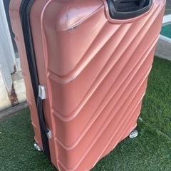 ②中古 ピンク キャスター付き旅行バッグ スーツケース トランク...