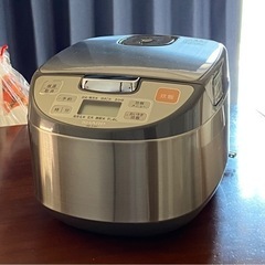 【決まりました】炊飯器  5.5合炊　シャープ2012年製　ジャンク品