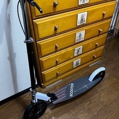 【美品】折りたたみキックボード　スクーター