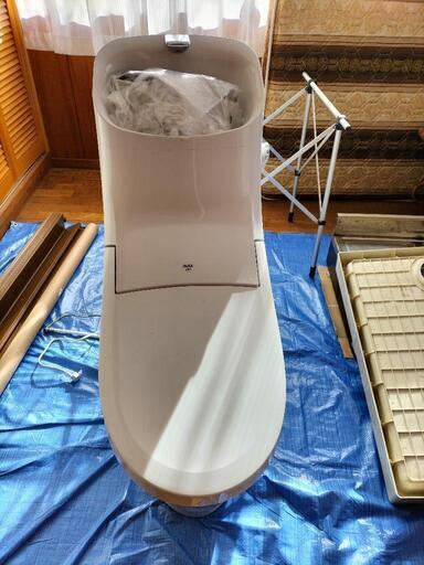 INAX DT−BA281−6L未使用の便器を格安で販売します。別途有料で取り付け交換します。