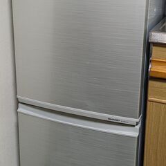 冷蔵庫　シャープ　2013年　137L