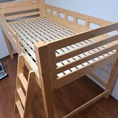 使用期間約6カ月。階段付き組み立てシングルサイドベッド