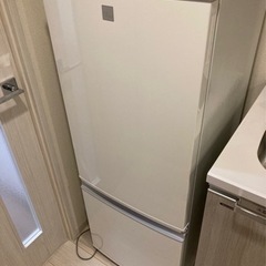 【ネット決済・配送可】白ベース冷蔵庫と洗濯機。