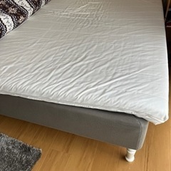 【受け渡し決定】IKEA ベッドとマットレス　セミダブル　スプリ...