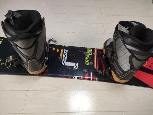 ュニア 女性 スノーボード フルセット 板130cm ブーツ23cm ヘルメット