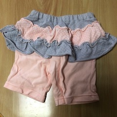 70センチ　フリル付きパンツ