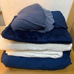 【0円】セミダブル 掛け布団 敷きマット シーツ 毛布 枕 等