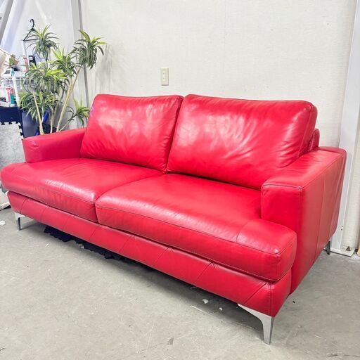W 15466  IDC大塚家具 2人掛け本革ソファ　   ◆大阪市内・東大阪市他 5,000円以上ご購入で無料配達いたします！◆ ※京都・高槻・枚方方面◆神戸・西宮・尼崎方面◆奈良方面、大阪南部方面　それぞれ条件付き無料配送あり！