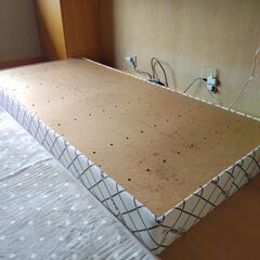 シングルベッド、0円