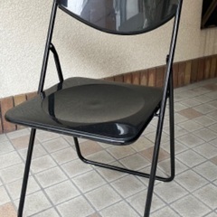パイプ椅子　ブラック