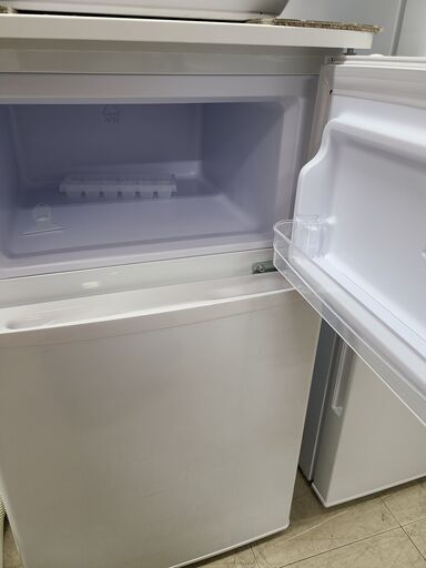 J4230 ★6ヶ月保証付★　IRIS OHYAMA　アイリスオーヤマ　２ドア冷蔵庫　AF81　ホワイト　2019年製 クリーニング済み