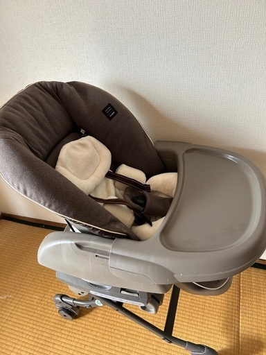 コンビ電動ハイローチェア*使用数回