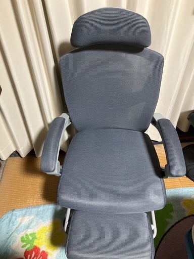 デスクチェア　フットレスト付