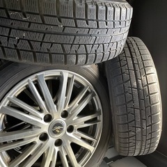 セレナ　スタッドレスタイヤ　ヨコハマタイヤ