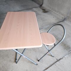 【ネット決済】折り畳み式テーブルと椅子5セット