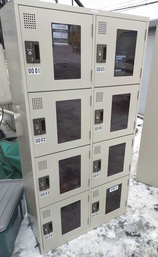 セール中につき、通常特価32,978円より30％引きの23,084円!　　LION ライオン 鍵付きコインロッカー 8人用 100円 返却式 更衣室 業務用