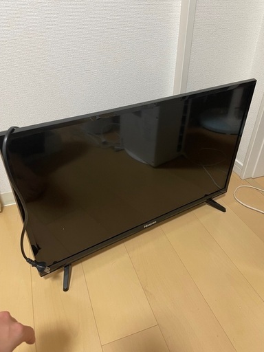 テレビ、加湿空気清浄機、アロマ加湿器、扇風機、ハロゲンヒーター、テーブル