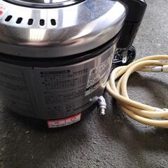 ▲家電 都市ガス用｜こがまる ガス炊飯器 3合炊き｜Rinnai リンナイ RR-030VM ｜ガスホース付き 約2.5ｍ ダークブラウン 18年製■N111-R550