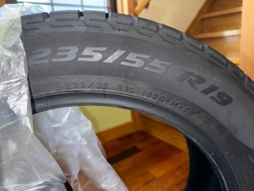 ピレリ　アシンメトリコ　SUV 235/55R19 19インチ　スタッドレスタイヤ