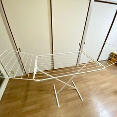 IKEA折り畳める物干し台