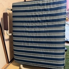 【中古品】折りたたみシングルベッド◎