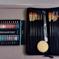 筆と水彩絵の具
