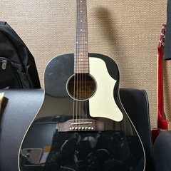 アコースティックギター 黒
