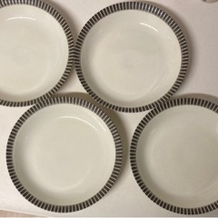 カレー・パスタ皿　美濃焼　中皿　２２ｃｍ　4枚セット